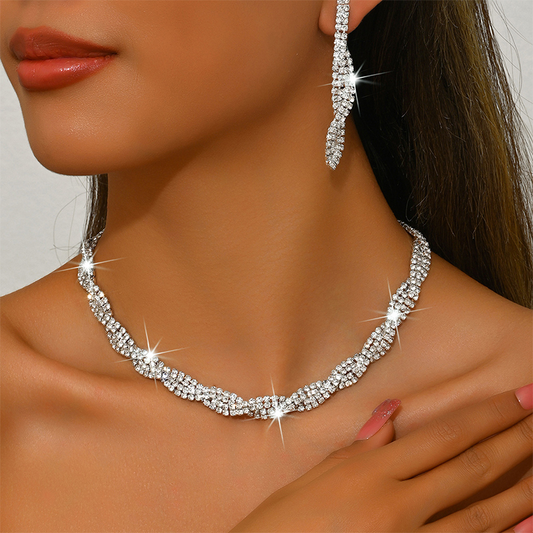 🎉 2026 Sale — Over 21,500 Sold ✨ Sparkling Rhinestone Claw Chain Necklace & Earrings Set 💎