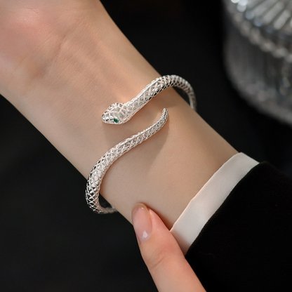 🎉 2026 Sale — Over 21,000 Sold! 🐍 Wrap Your Wrist in Mystery – A Serpent's Elegance, Yours to Wear! ✨